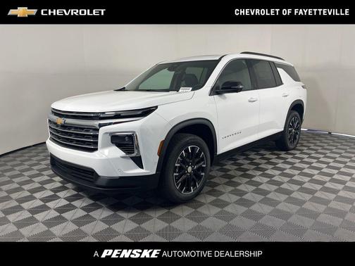 Summit White 2026 Chevrolet Traverse LT