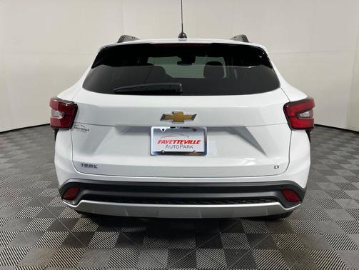 Summit White 2026 Chevrolet Trax LT