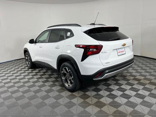 Summit White 2026 Chevrolet Trax LT