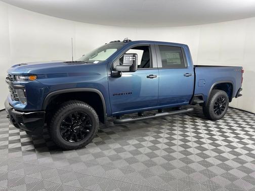 Lakeshore Blue Metallic 2026 Chevrolet Silverado 2500 Custom