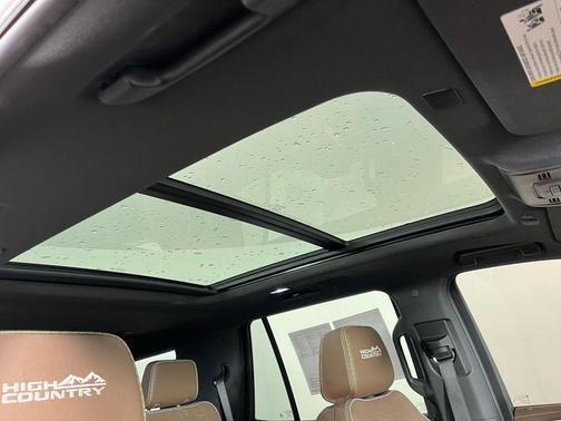 2023 Chevrolet Tahoe 4WD High Country