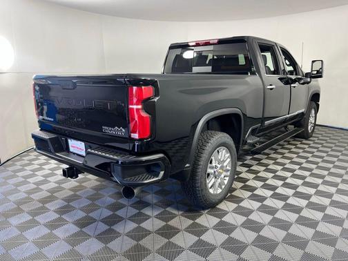 2025 Chevrolet Silverado 2500 High Country