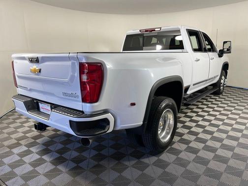 2026 Chevrolet Silverado 3500 High Country
