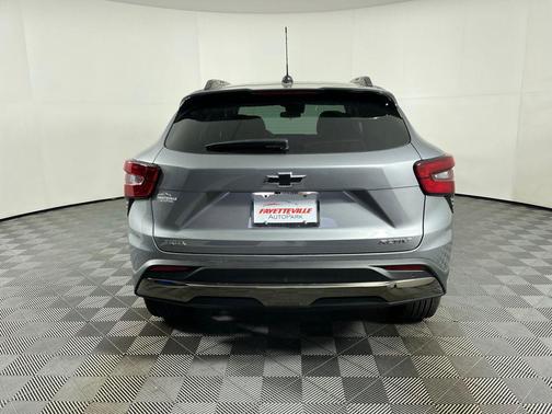 Sterling Gray Metallic 2026 Chevrolet Trax FWD ACTIV