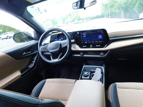 Iridescent Pearl Tricoat 2025 Chevrolet Equinox AWD ACTIV