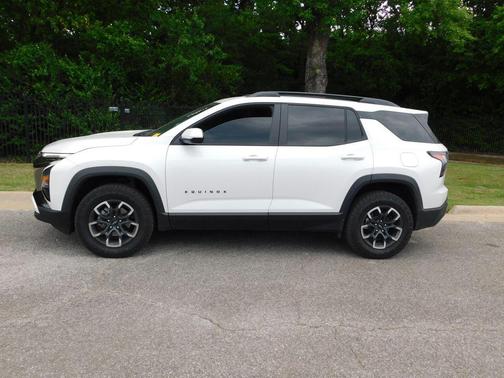 Iridescent Pearl Tricoat 2025 Chevrolet Equinox AWD ACTIV