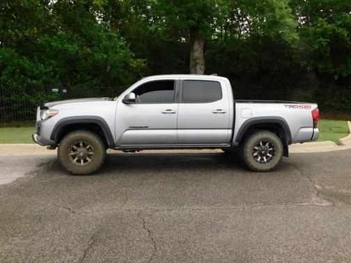 Silver Sky Metallic 2019 Toyota Tacoma TRD Off-Road