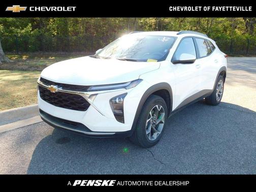 Summit White 2025 Chevrolet Trax LT