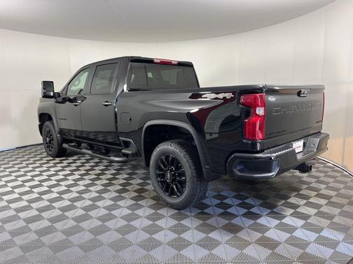 2025 Chevrolet Silverado 2500 Custom
