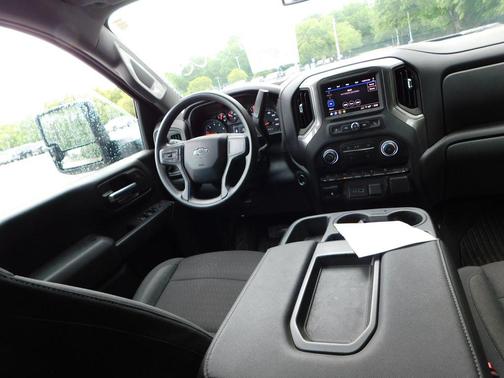 Sterling Gray Metallic 2026 Chevrolet Silverado 2500 Custom