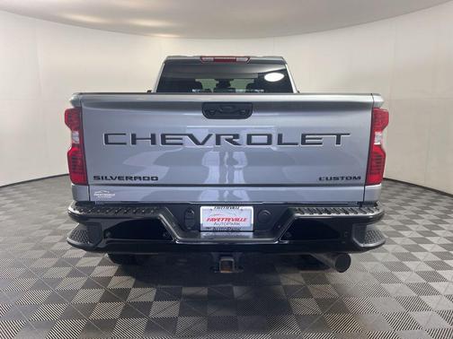 Sterling Gray Metallic 2026 Chevrolet Silverado 2500 Custom