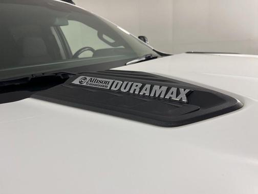 Summit White 2024 Chevrolet Silverado 2500 LT