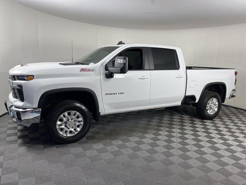 Summit White 2024 Chevrolet Silverado 2500 LT