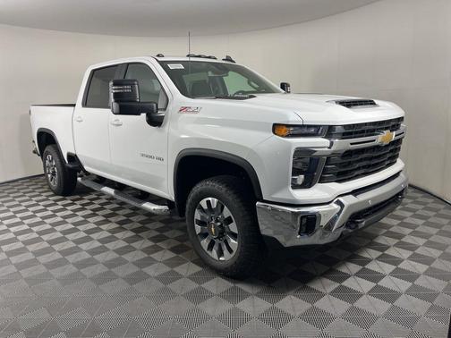 Summit White 2026 Chevrolet Silverado 3500 LT
