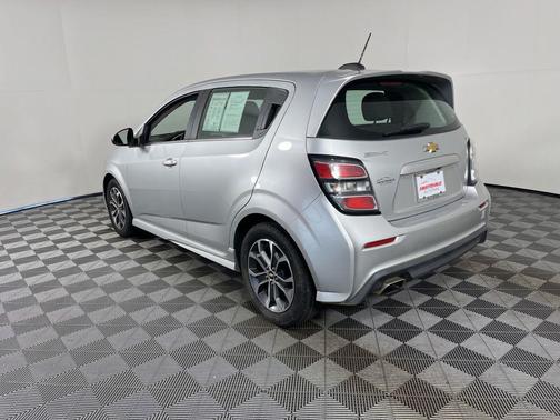 Silver Ice Metallic 2017 Chevrolet Sonic LT