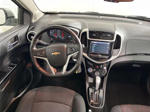 Silver Ice Metallic 2017 Chevrolet Sonic LT