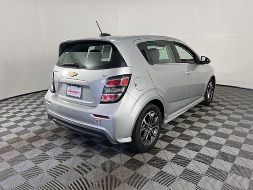 Silver Ice Metallic 2017 Chevrolet Sonic LT