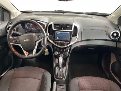 Silver Ice Metallic 2017 Chevrolet Sonic LT