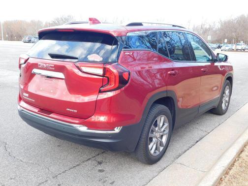 2022 GMC Terrain SLT