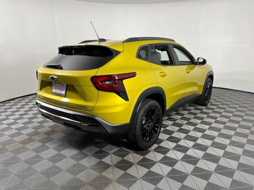 Nitro Yellow Metallic 2024 Chevrolet Trax FWD ACTIV