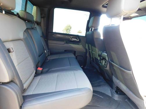 2024 Chevrolet Silverado 2500 4WD Crew Cab Standard Bed ZR2