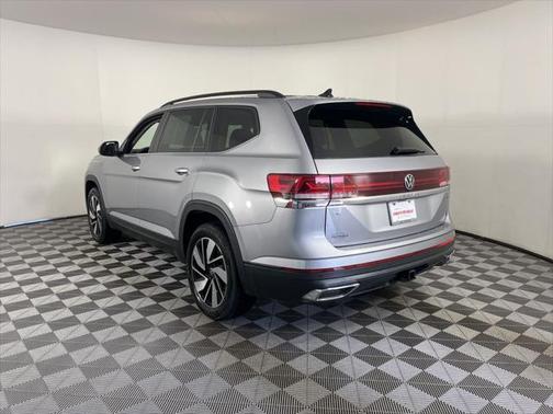 2024 Volkswagen Atlas 2.0T SE w/Technology 4MOTION