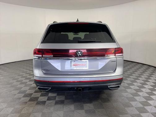 2024 Volkswagen Atlas 2.0T SE w/Technology 4MOTION