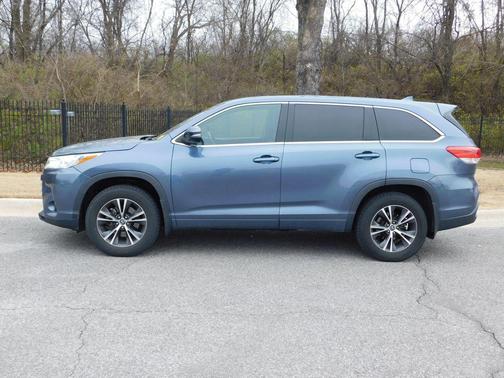 2017 Toyota Highlander LE Plus