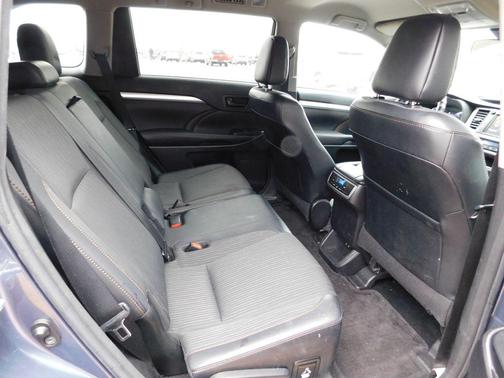 2017 Toyota Highlander LE Plus