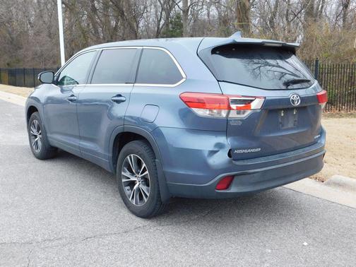 2017 Toyota Highlander LE Plus