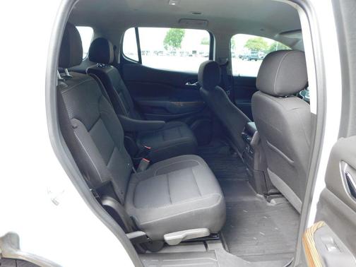 Summit White 2022 GMC Acadia FWD SLE