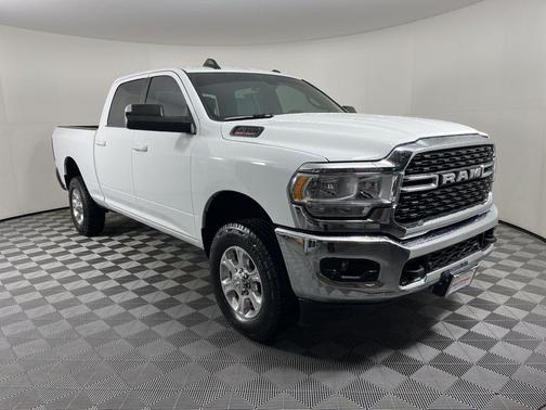 2022 RAM 2500 Big Horn Crew Cab 4x4 6'4' Box