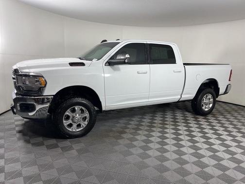 2022 RAM 2500 Big Horn Crew Cab 4x4 6'4' Box