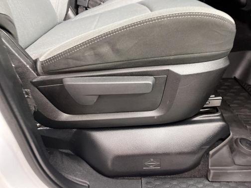 2022 RAM 2500 Big Horn Crew Cab 4x4 6'4' Box