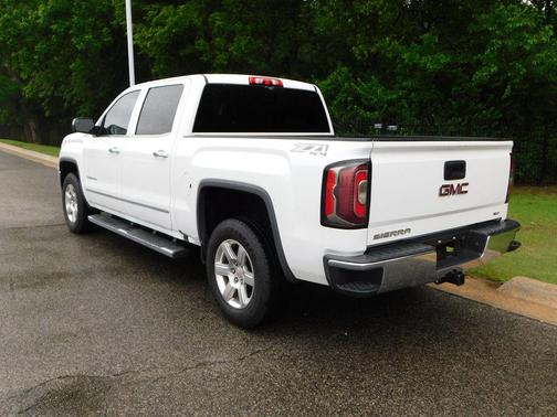 Summit White 2017 GMC Sierra 1500 SLT