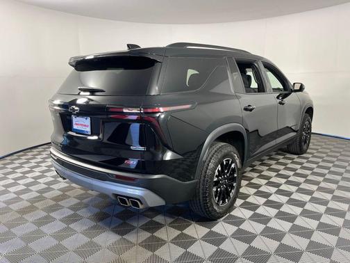 Mosaic Black Metallic 2024 Chevrolet Traverse AWD Z71