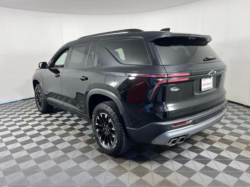 Mosaic Black Metallic 2024 Chevrolet Traverse AWD Z71