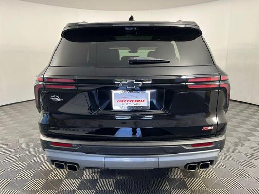 Mosaic Black Metallic 2024 Chevrolet Traverse AWD Z71