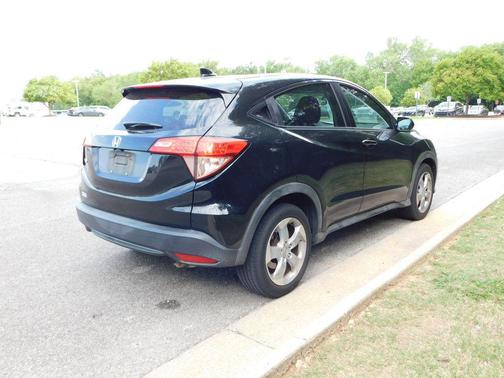 Crystal Black Pearl 2016 Honda HR-V LX