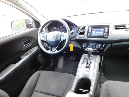 Crystal Black Pearl 2016 Honda HR-V LX