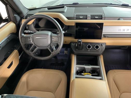 2025 Land Rover Defender 130 P400 X