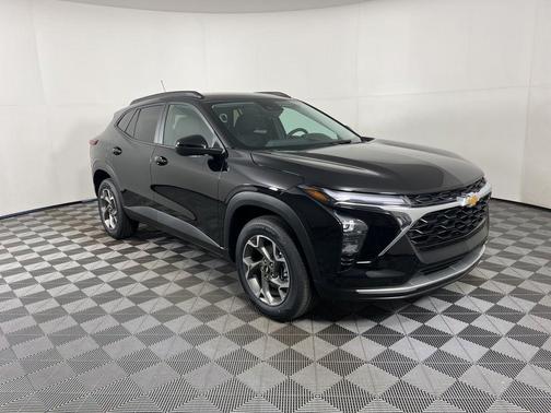 Mosaic Black Metallic 2026 Chevrolet Trax LT