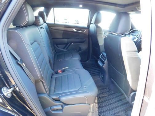 2025 Volkswagen Atlas Cross Sport 2.0T SEL