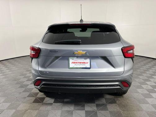 Sterling Gray Metallic 2026 Chevrolet Trax LS