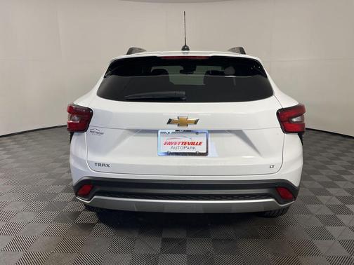 Summit White 2026 Chevrolet Trax LT