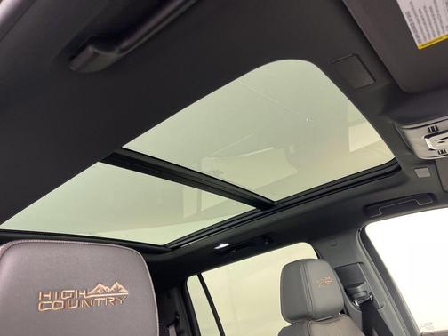 2026 Chevrolet Suburban High Country, 4WD