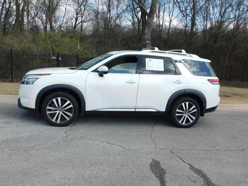 2024 Nissan Pathfinder Platinum FWD