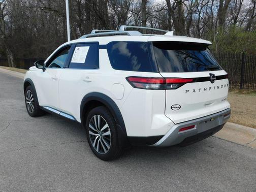 2024 Nissan Pathfinder Platinum FWD
