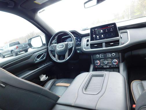 2022 GMC Yukon 4WD AT4