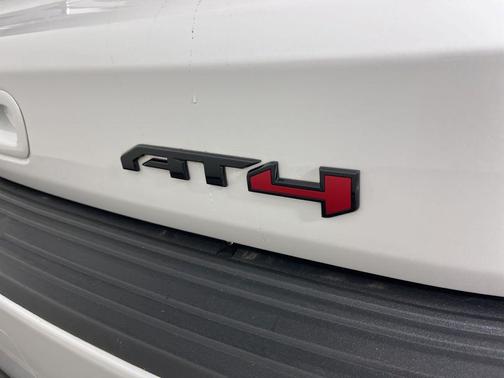 2022 GMC Yukon 4WD AT4